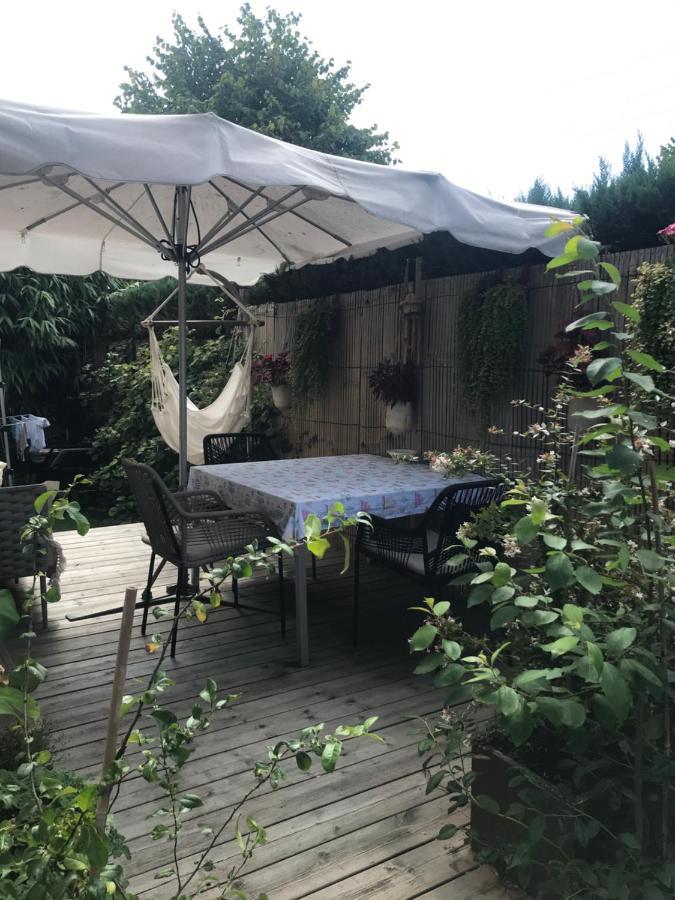 Gardencaravan Near Ghent In Green Area Exteriör bild